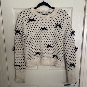 Zara Women's Cream and Black Bow Sweater
